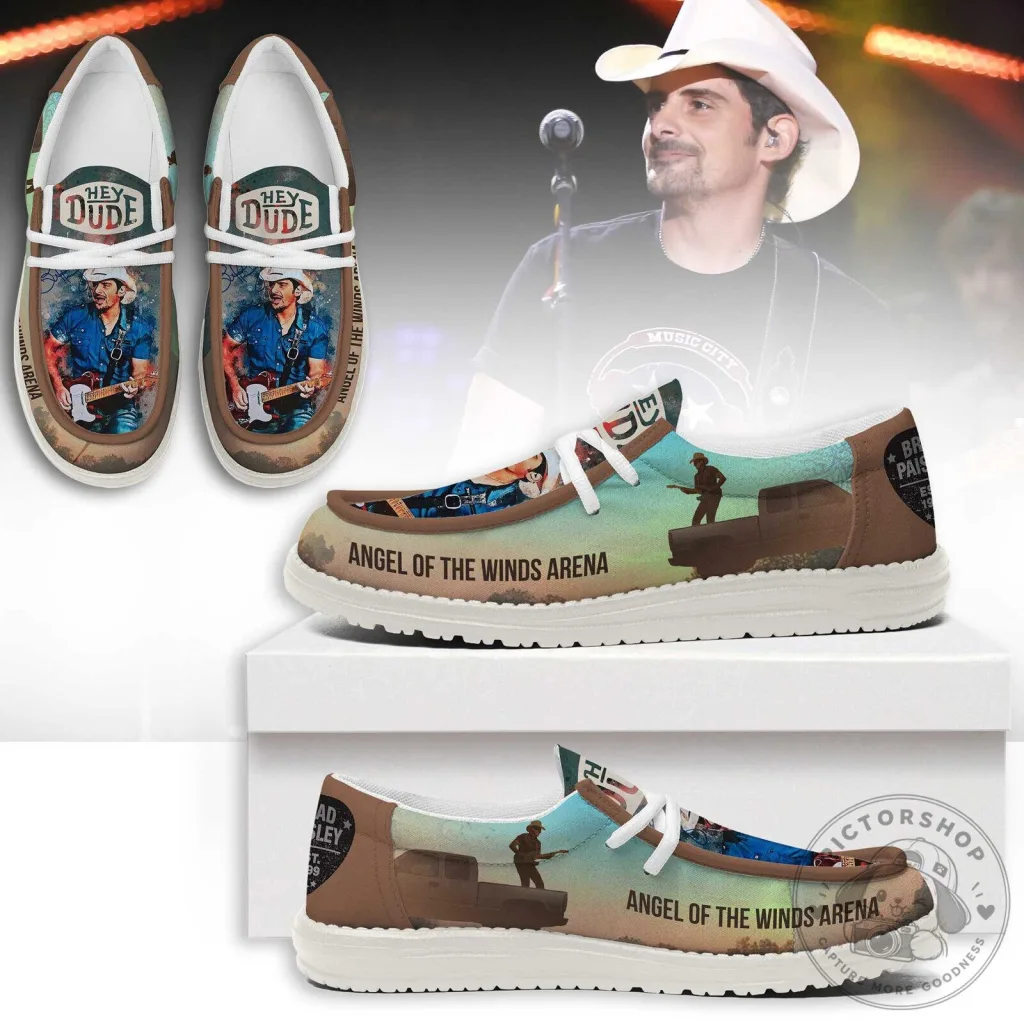 Hey Dude Shoes for Brad Paisley at Angel of the Winds Arena 40 Hey Dude Shoes for Brad Paisley at Angel of the Winds Arena